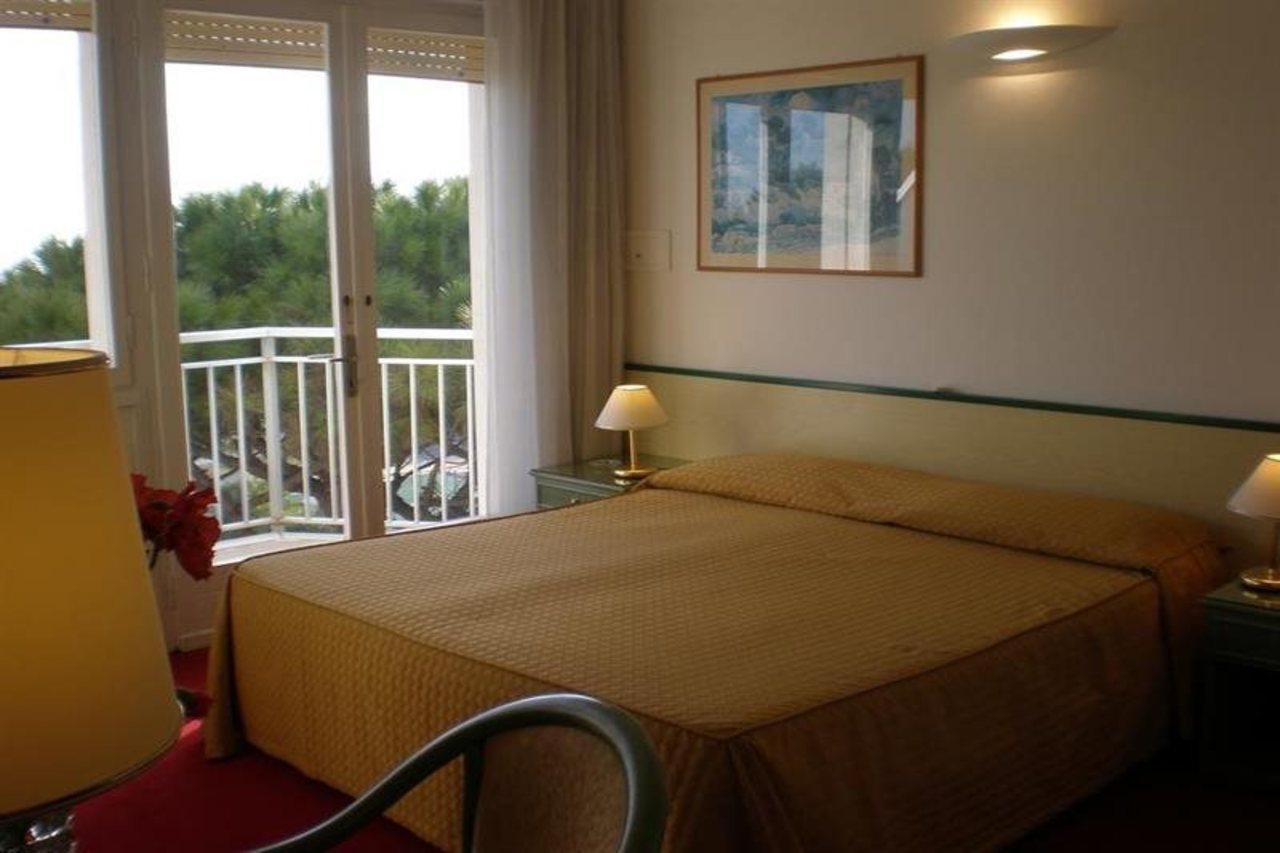 Hotel Majestic Lido di Jesolo Exterior photo