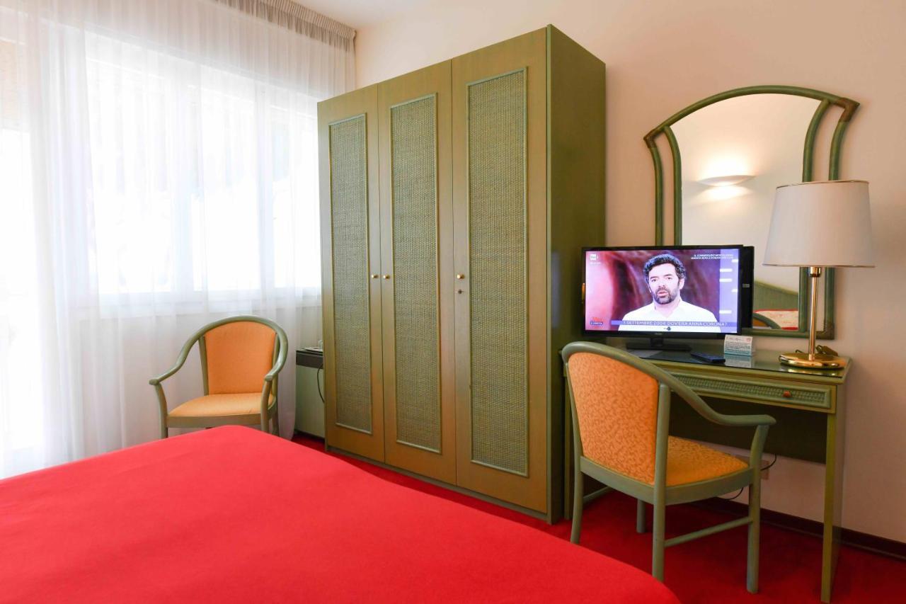 Hotel Majestic Lido di Jesolo Exterior photo