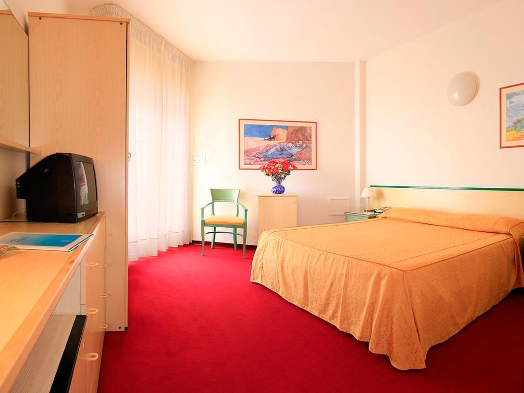Hotel Majestic Lido di Jesolo Exterior photo